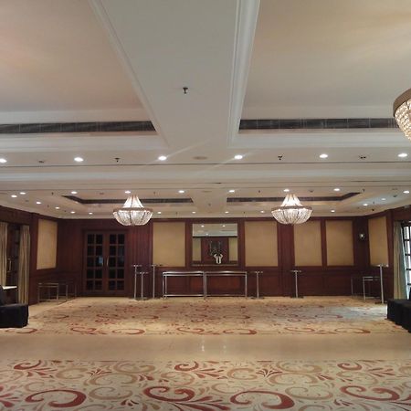 Radisson Hotel Varanasi Exteriör bild