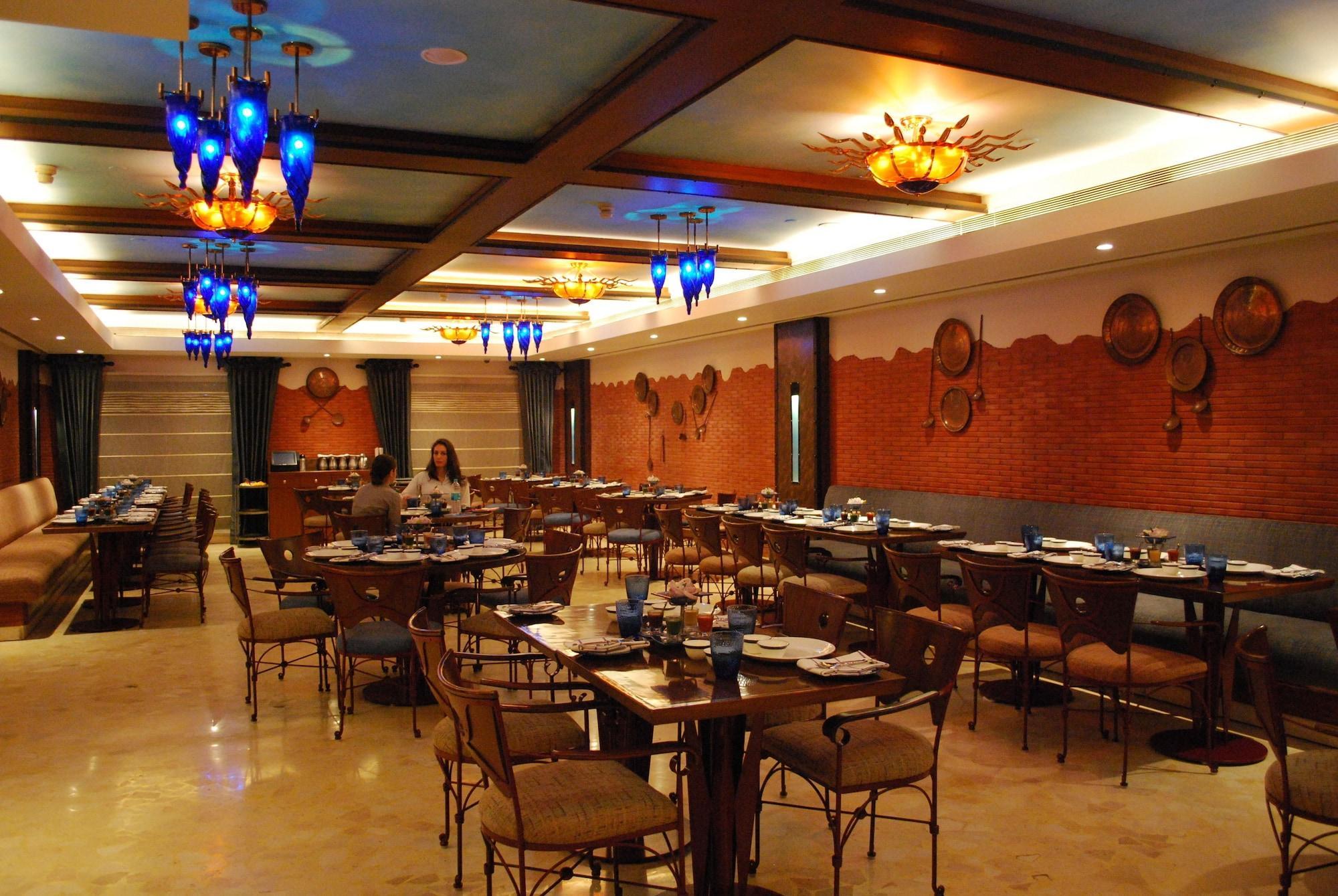 Radisson Hotel Varanasi Exteriör bild