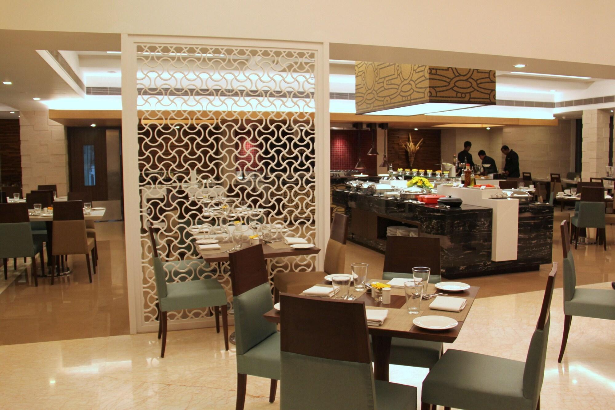 Radisson Hotel Varanasi Exteriör bild