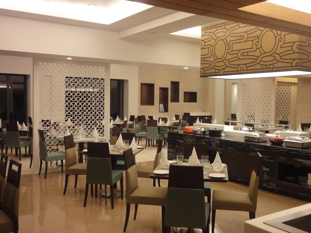 Radisson Hotel Varanasi Exteriör bild
