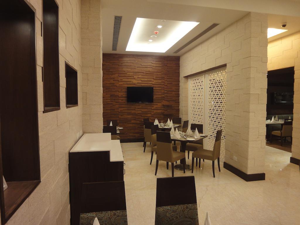 Radisson Hotel Varanasi Exteriör bild