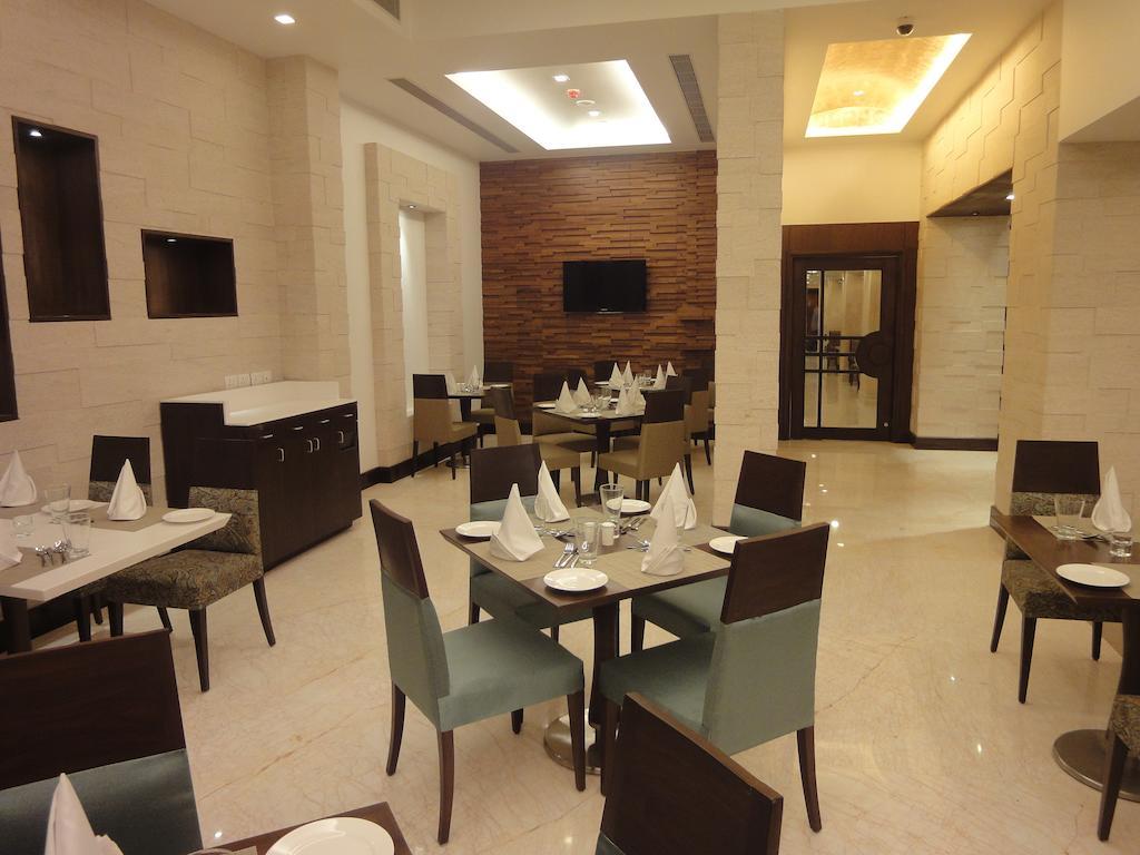Radisson Hotel Varanasi Exteriör bild