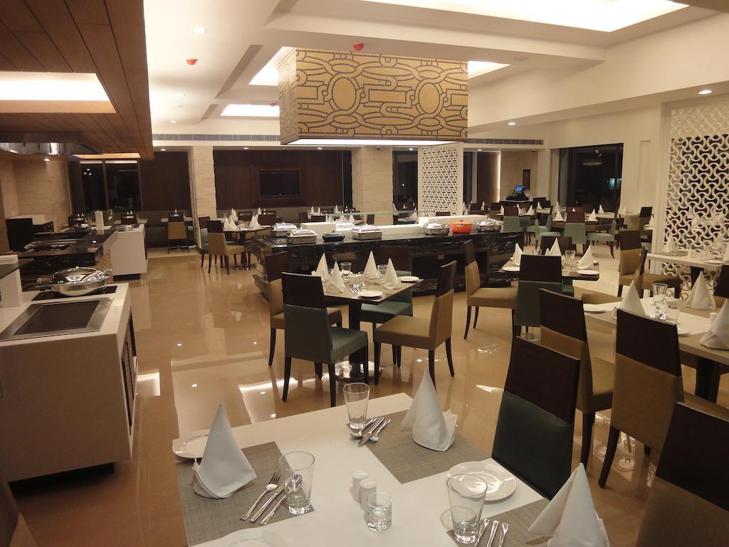 Radisson Hotel Varanasi Exteriör bild