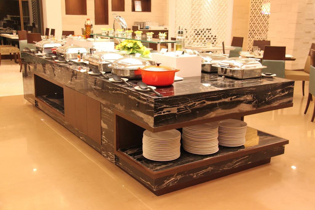 Radisson Hotel Varanasi Exteriör bild