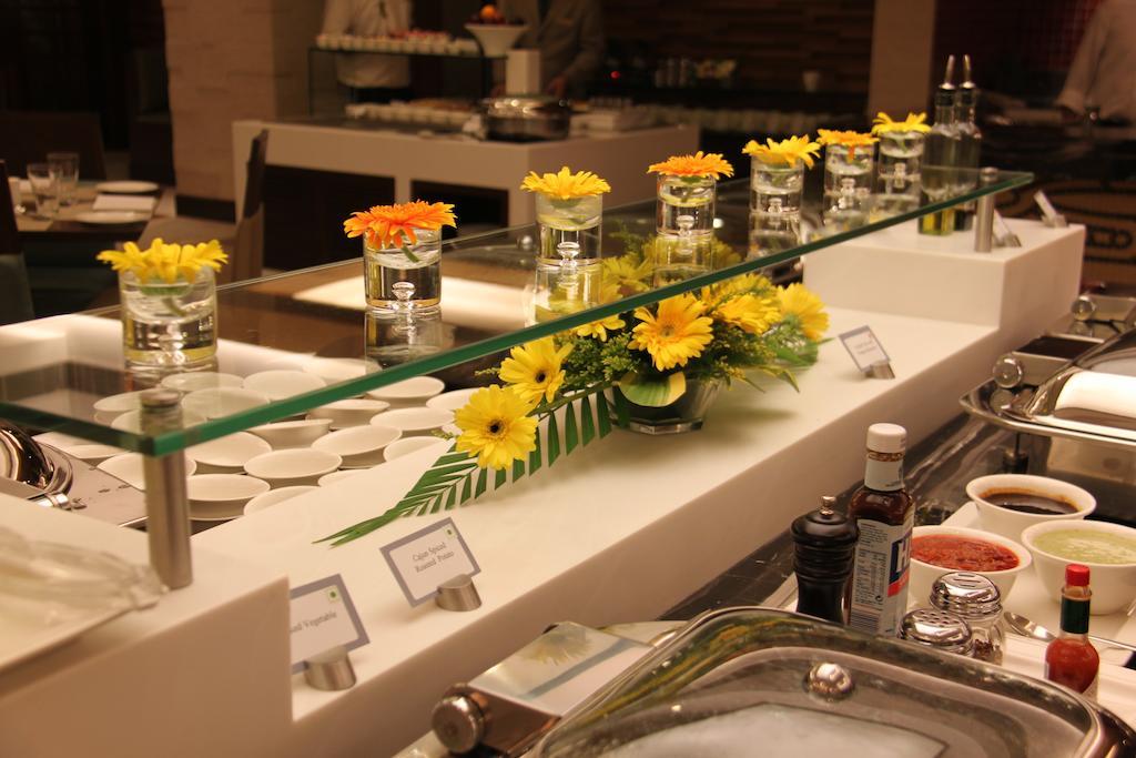 Radisson Hotel Varanasi Exteriör bild